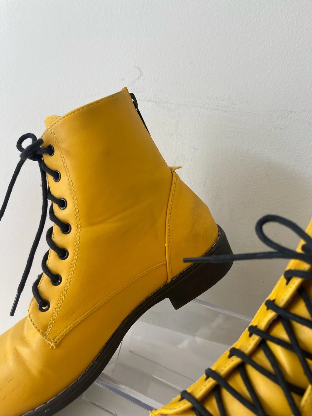 Harper Women’s Yellow Lace-Up Ankle Boots - Classic Urban Style EUC Size 7.5